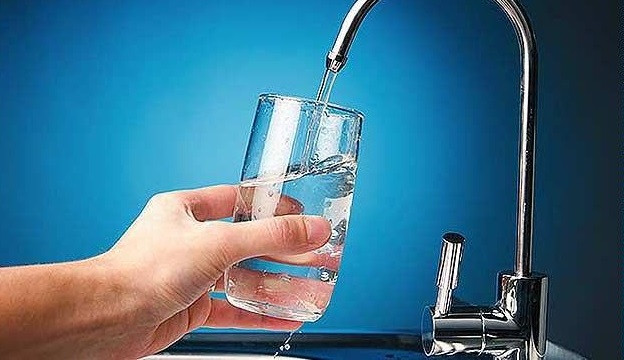 چرا فشار آب تصفیهشده دستگاه کم شده است؟ ۸ علت و روش بررسی